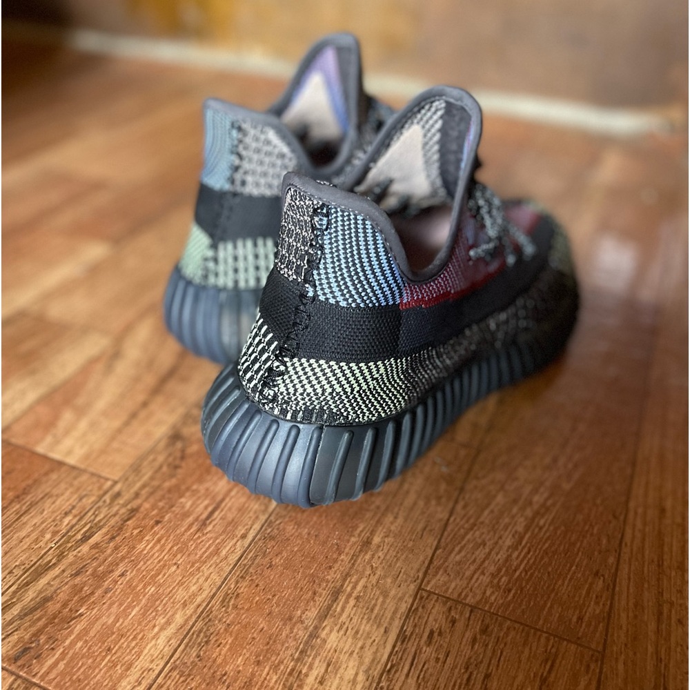 Yeezy 350 - image 4